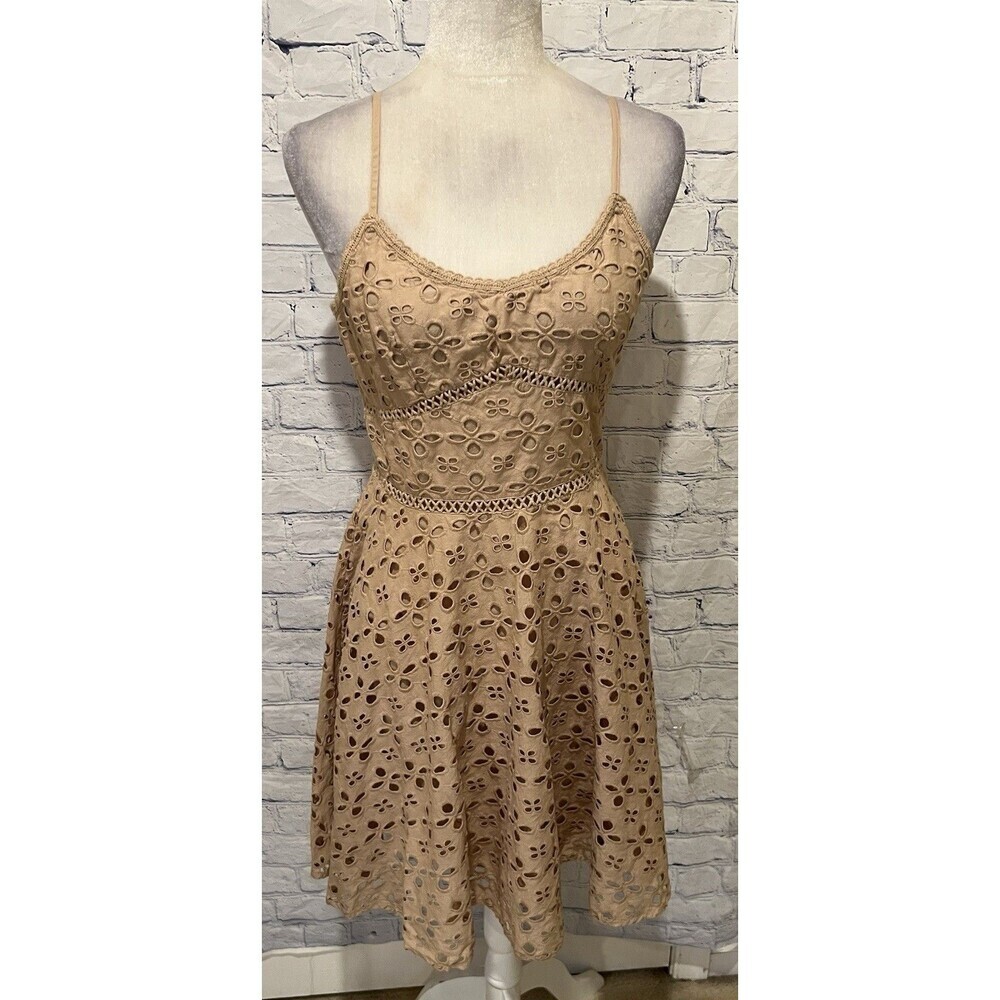 Venus Eyelet Dress Size 8 Lined Cotton Adjustable Straps